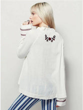 Ethnic Contrast Flower Embroidery Shirt Women Strappy neck Pullover Blouse Tops blusas chemise femme blusa White Black