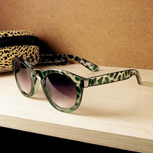 Sun Glasses for Women Men Unisex Round Sunglasses Rivet Plastic Frame Round Eyeglasses Eyewear Glasses