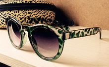 Sun Glasses for Women Men Unisex Round Sunglasses Rivet Plastic Frame Round Eyeglasses Eyewear Glasses