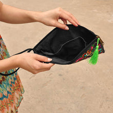 Women Wallets Clutch Bag New Fashion Embroidery Contrast Wrist Strap Elegant Mobile Phone Bag Purse Carteira Feminina