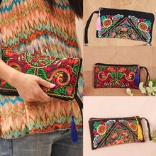 Women Wallets Clutch Bag New Fashion Embroidery Contrast Wrist Strap Elegant Mobile Phone Bag Purse Carteira Feminina